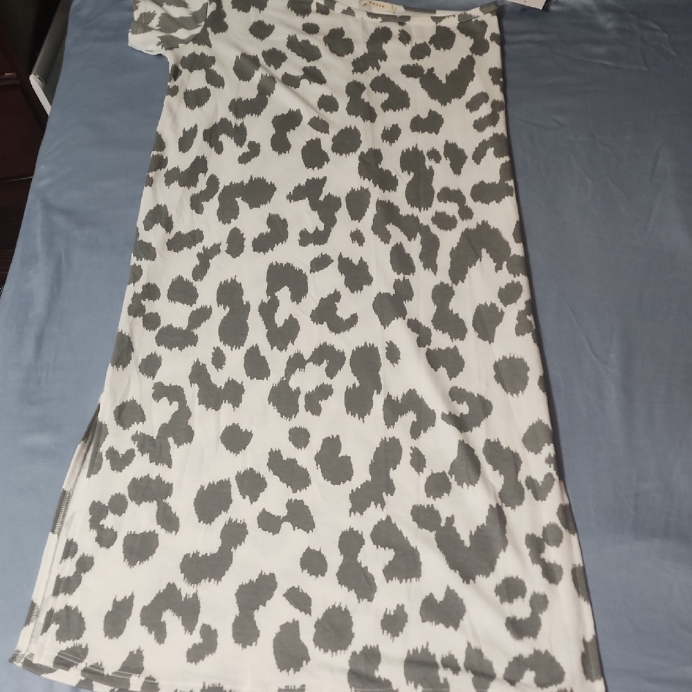 Entro Gray and White Patterned Top